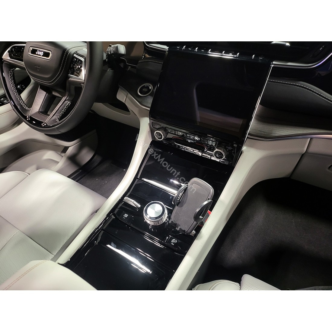 2022 jeep grand Cherokee wireless phone mount