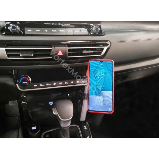 Kia Seltos magsafe phone holder