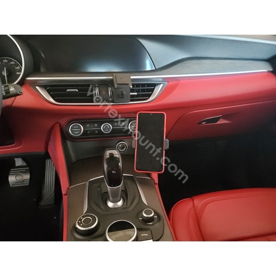 Alfa Romeo Stelvio - Mira Phone Mount