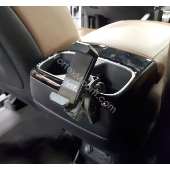 Kia Telluride phone mount: dashboard holder